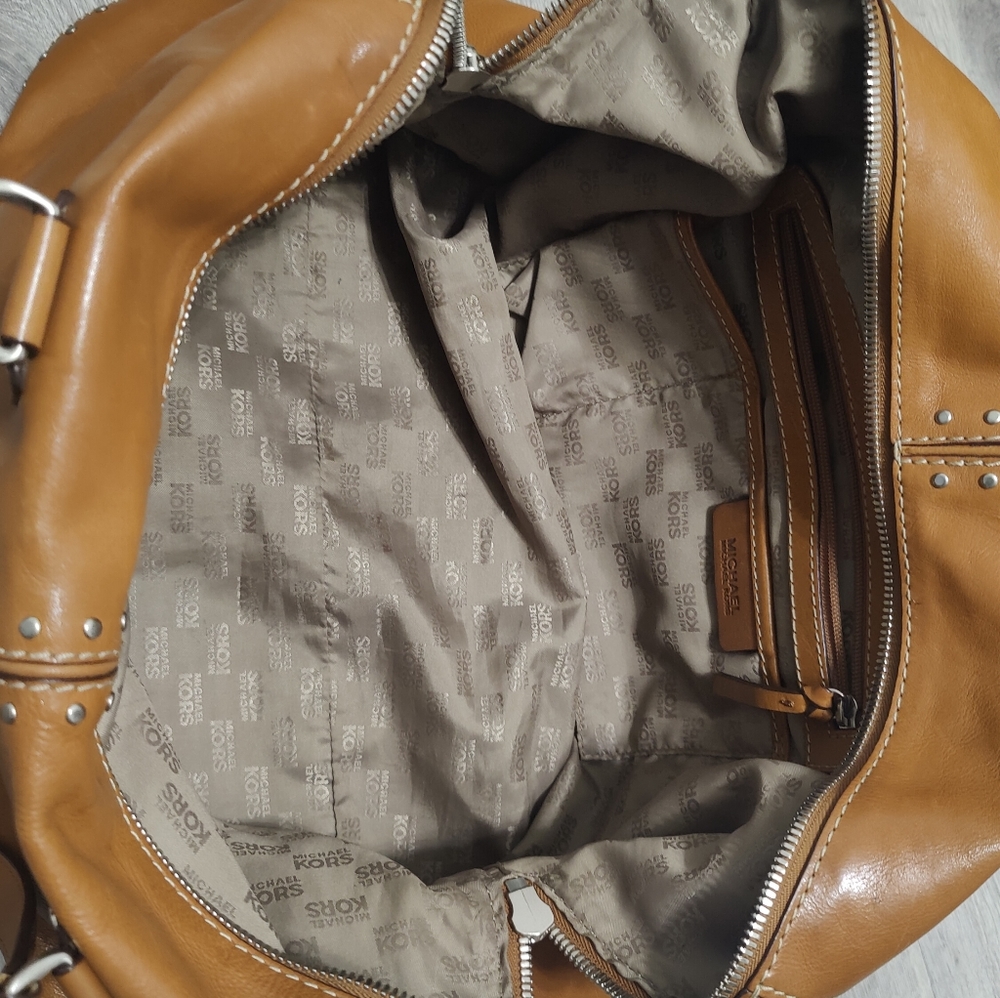 🚫SOLD🚫Michael kors Astor Studded Weekender/Overnight/Duffel Bag/Satchel - Picture 11 of 14
